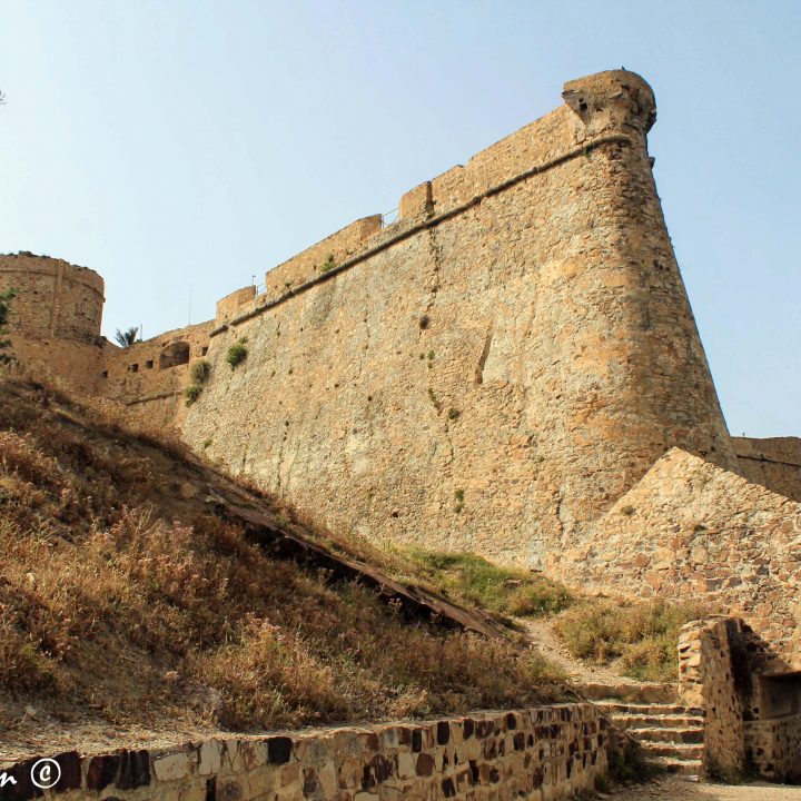 Fort génois de Tabarka الحصن الجنوي بطبرقة