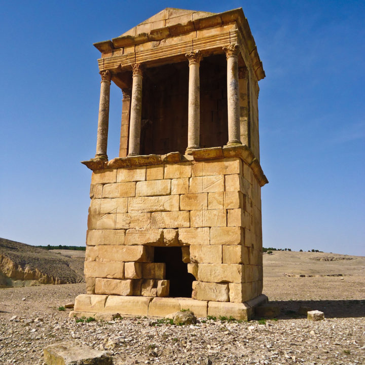 La cité des morts dans la Tunisie romaine et les mausolées romains