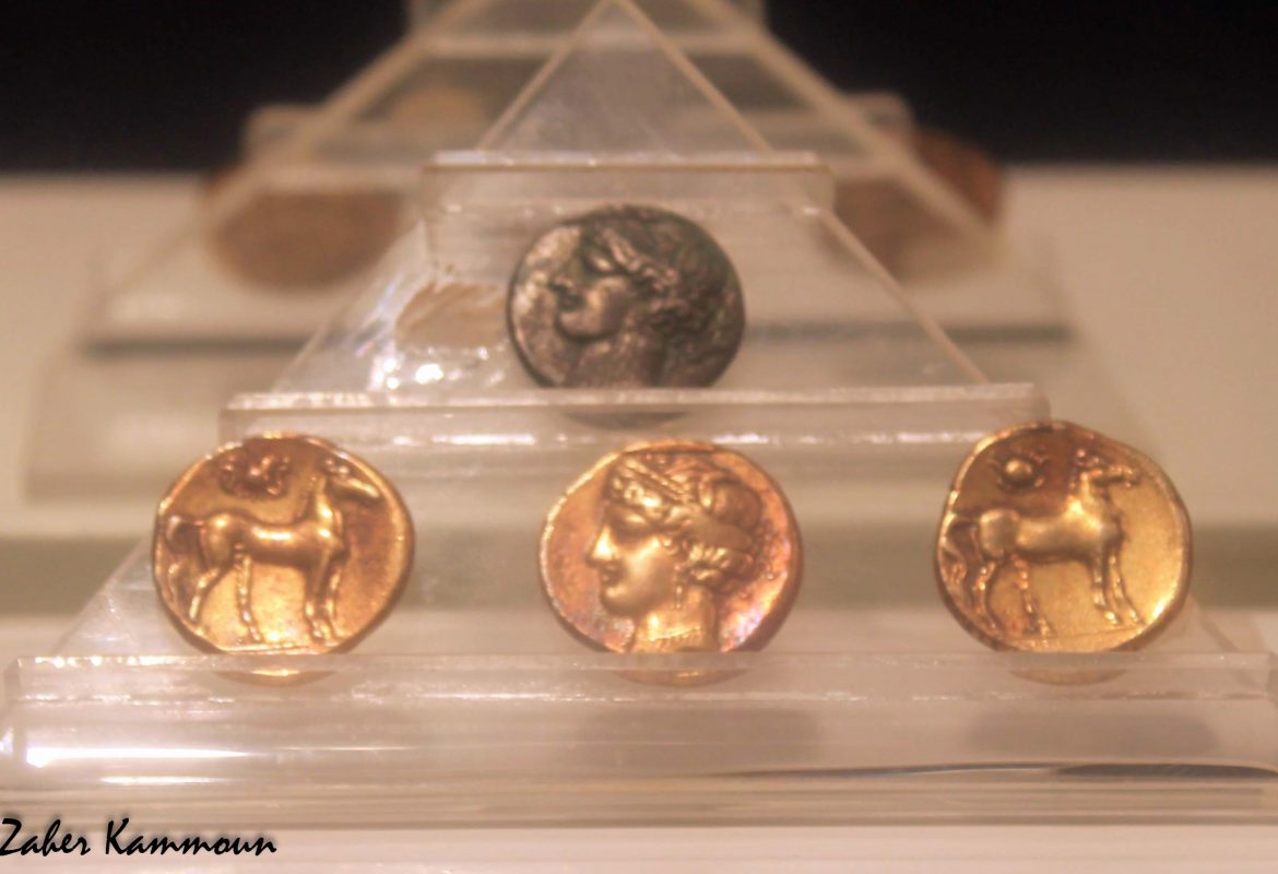Une monnaie d'argent, trois monnaies d'or 4-3 ème siècle avant J.C musée de Kerkouane
